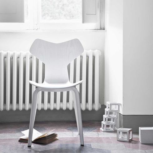 Grand Prix™ Chair / Wood Base